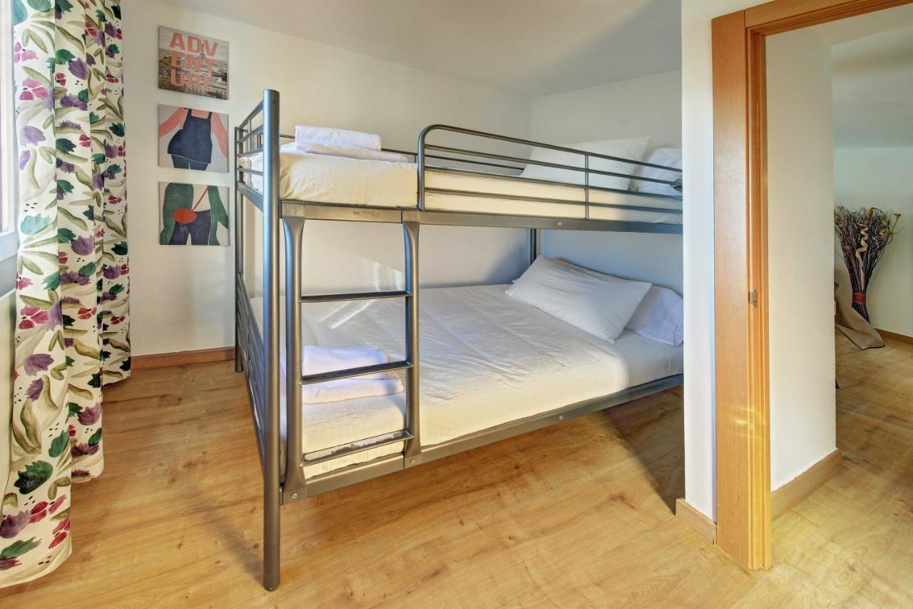 Apartament Pau Casals, 2 Min Walk From The Sea & Sea View โยเรตเดมาร์ ภายนอก รูปภาพ