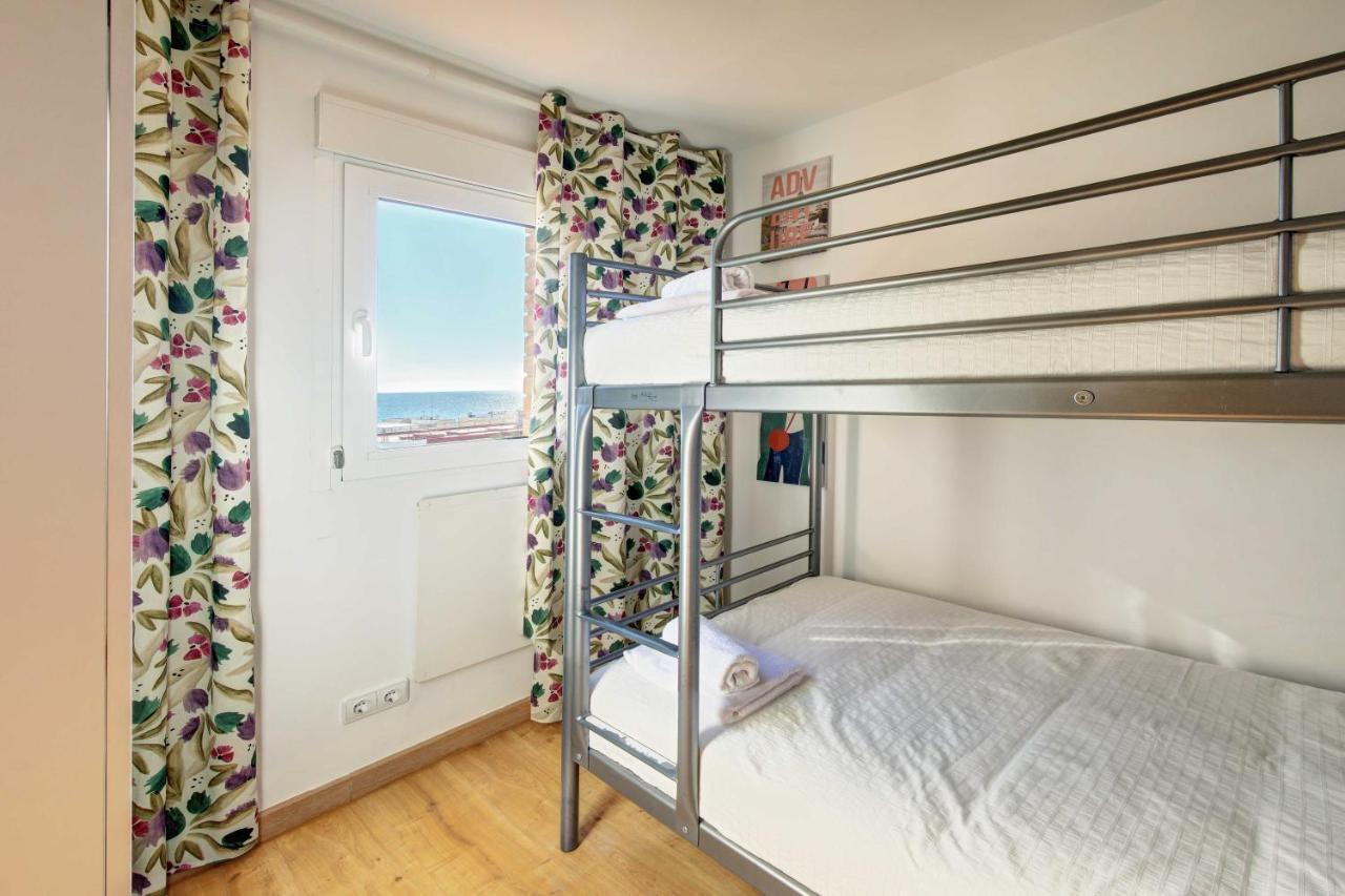 Apartament Pau Casals, 2 Min Walk From The Sea & Sea View โยเรตเดมาร์ ภายนอก รูปภาพ
