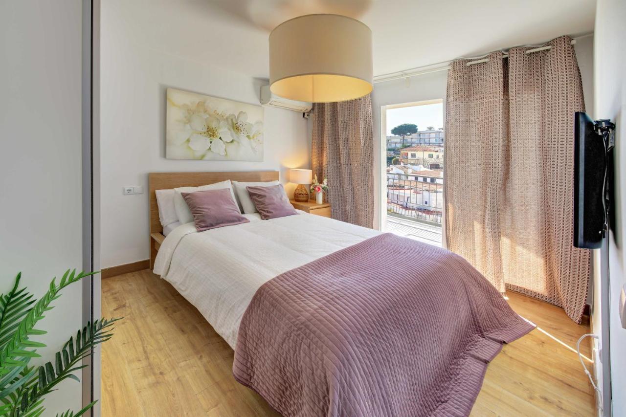 Apartament Pau Casals, 2 Min Walk From The Sea & Sea View โยเรตเดมาร์ ภายนอก รูปภาพ