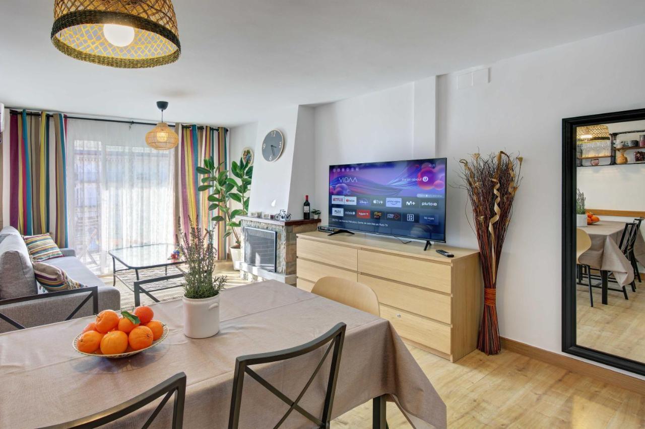 Apartament Pau Casals, 2 Min Walk From The Sea & Sea View โยเรตเดมาร์ ภายนอก รูปภาพ
