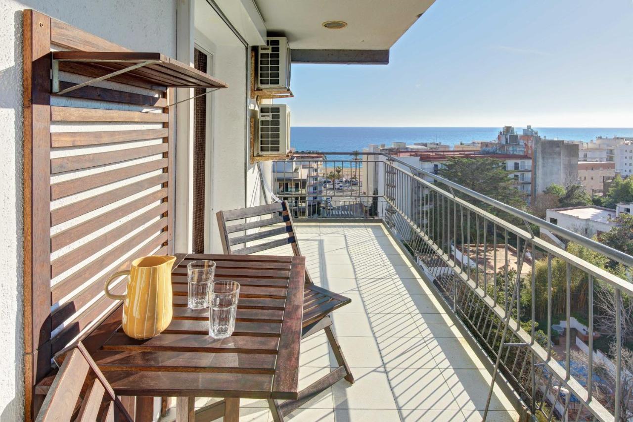 Apartament Pau Casals, 2 Min Walk From The Sea & Sea View โยเรตเดมาร์ ภายนอก รูปภาพ